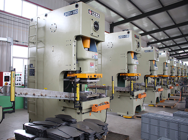 驅(qū)動(dòng)器外殼沖壓車(chē)間